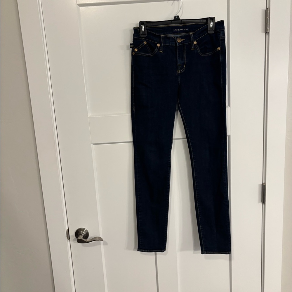ROCK & REPUBLIC JEANS BERLIN WOMEN SIZE 8
DARK BLUE